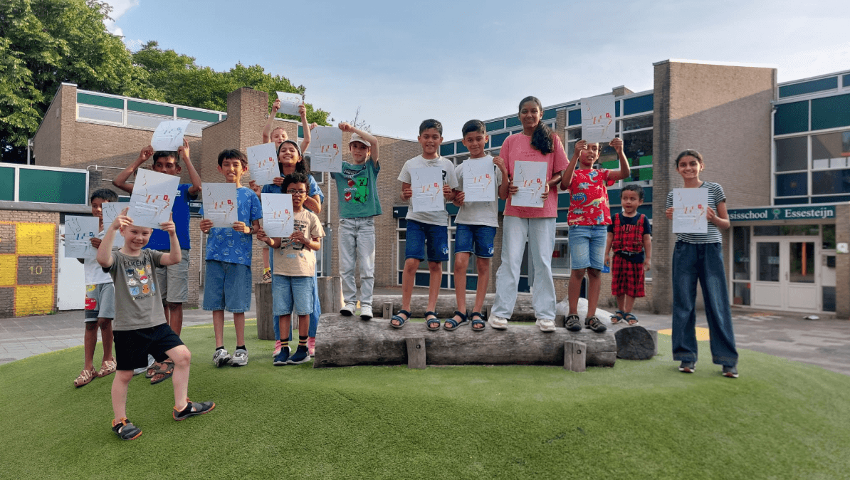 Trotse jeugdleden met hun schaakdiploma's
